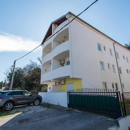 Appartamento Forest Breeze Biograd Na Moru